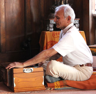 Shanti Desai at the harmonium