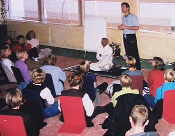 Yogi Shanti Desai Yogi Shanti Desai and  teacher training in Iceland in 1998